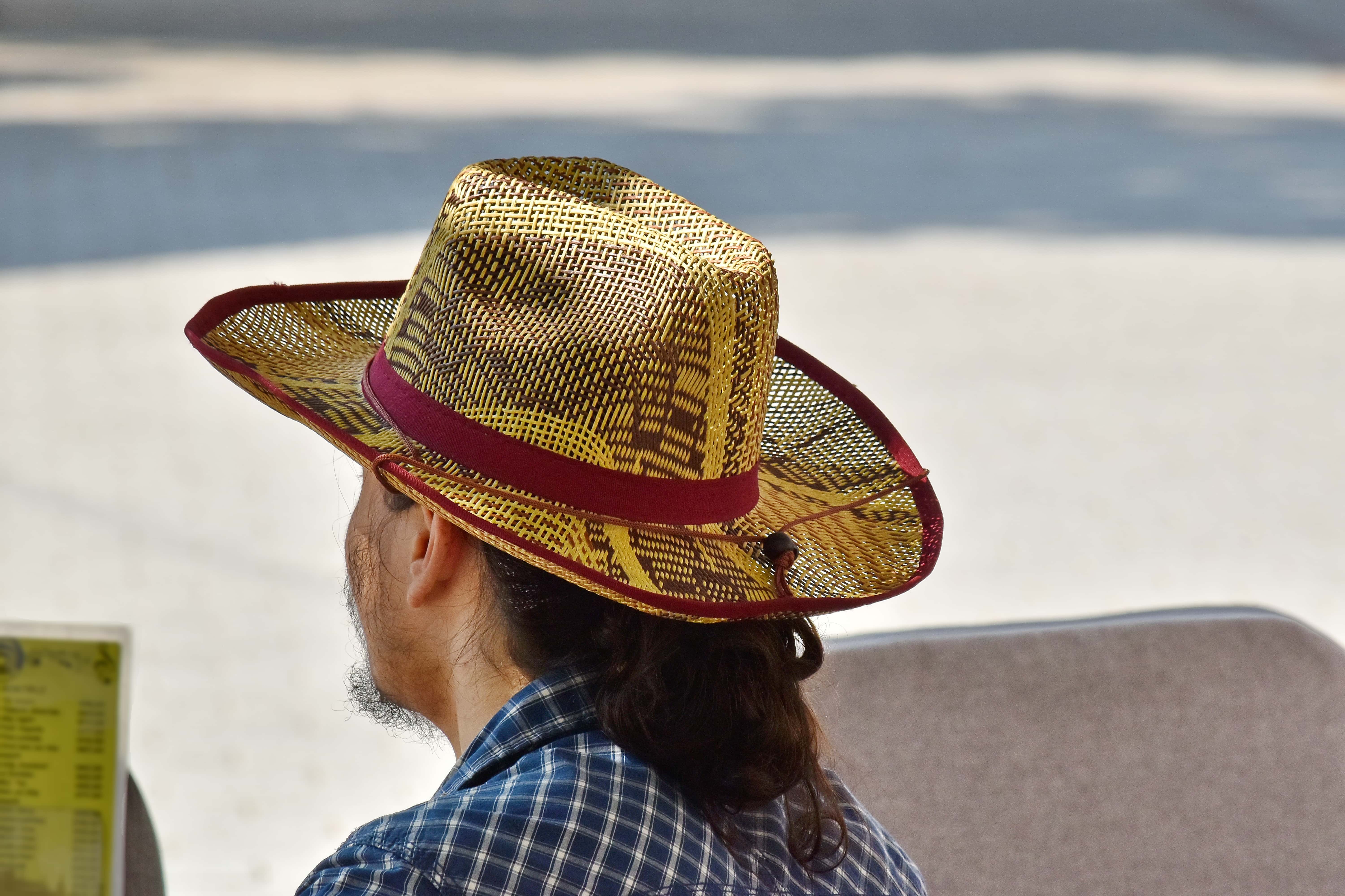 Мексиканка в ковбойской шляпе