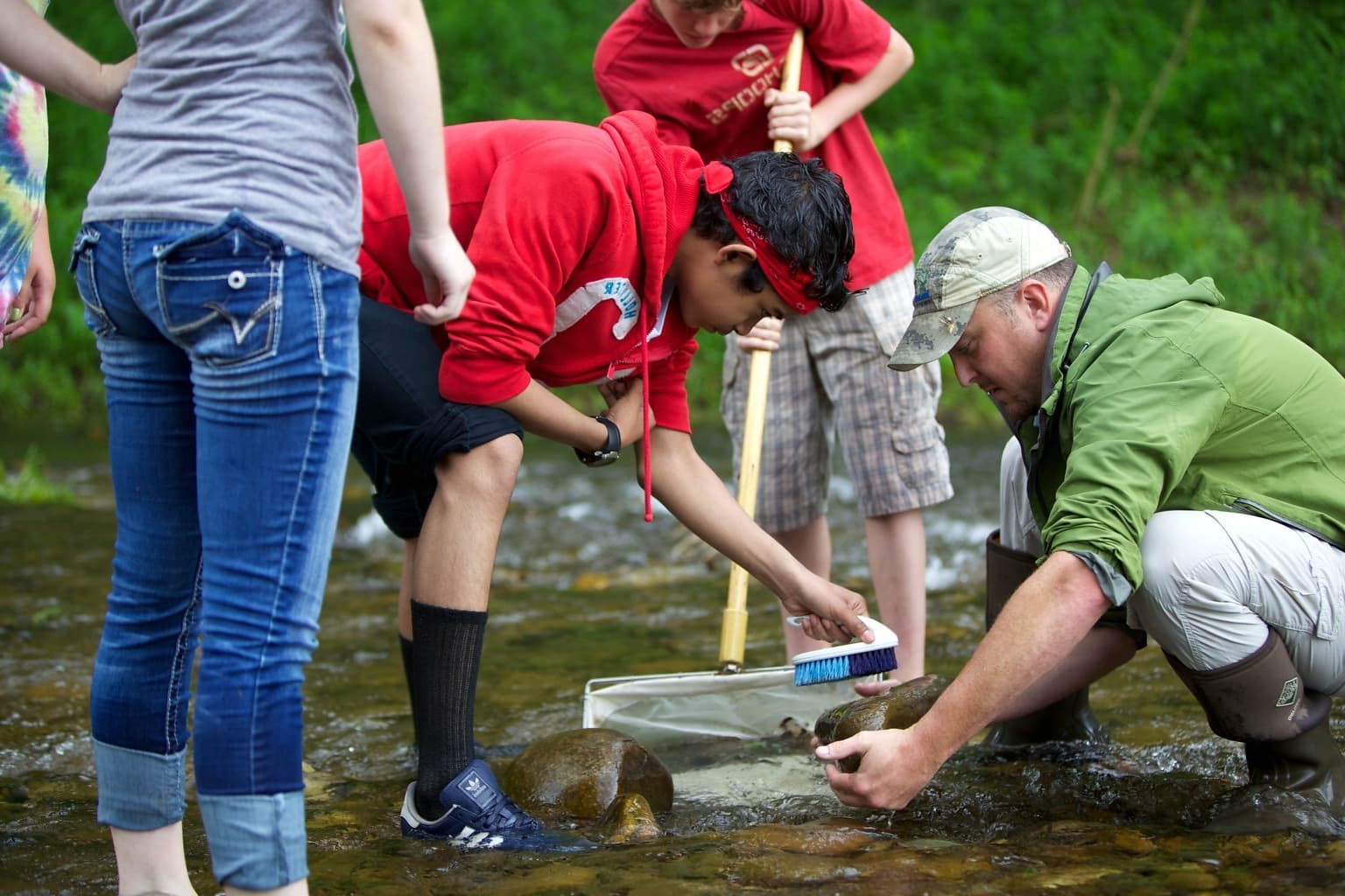 free-picture-school-children-test-water-quality-chemistry-water