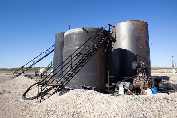 oil, tanks, desert, facory, production, processing, facilities