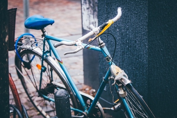 bicicleta, bici, azul, estacionado