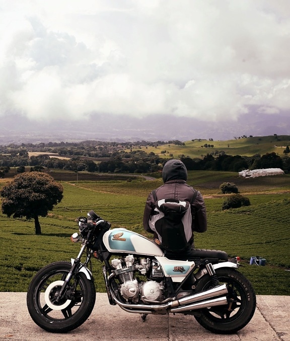 motorky, motocykl, osoba, obloha, stromy
