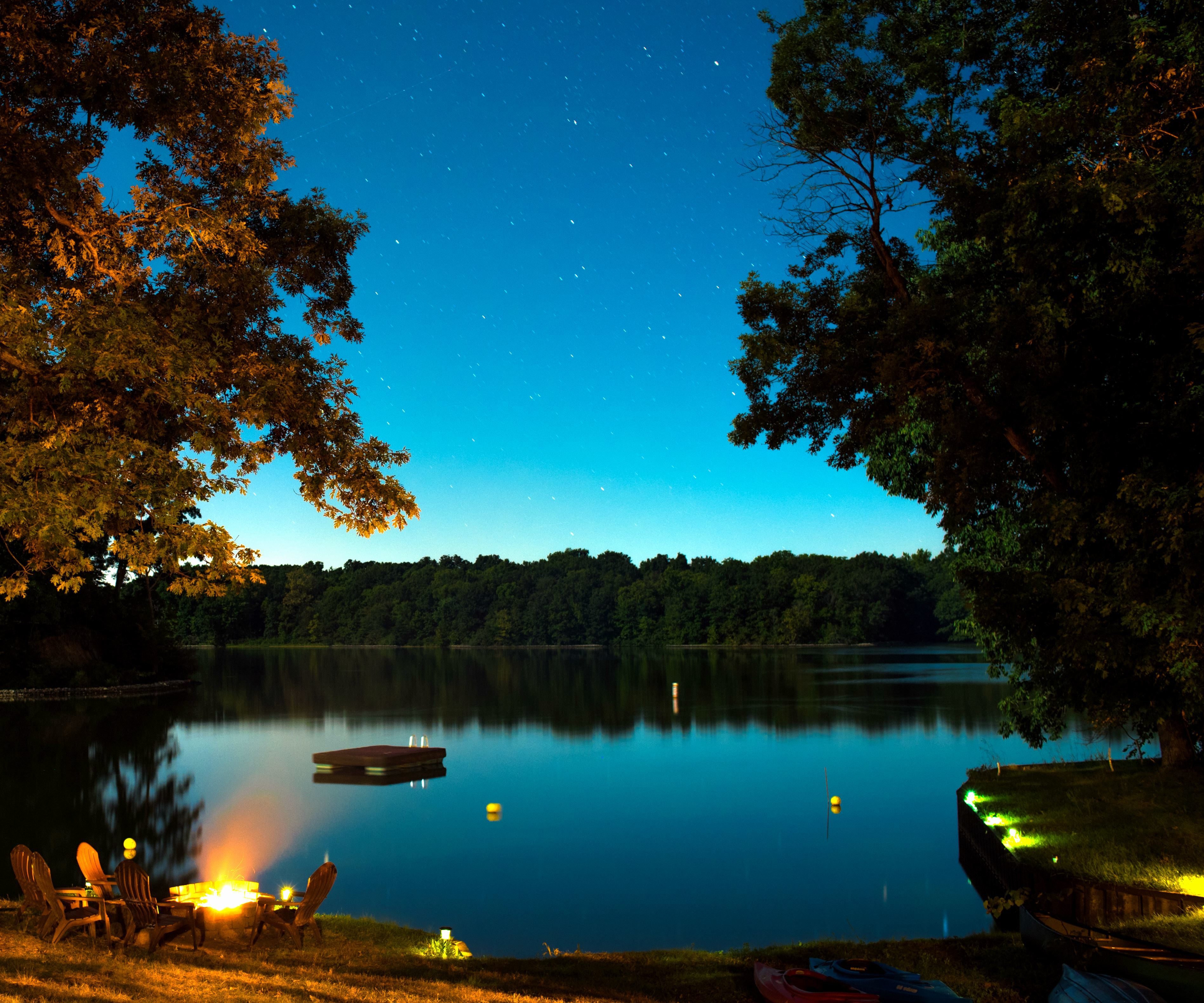 Летняя ночь на озере
