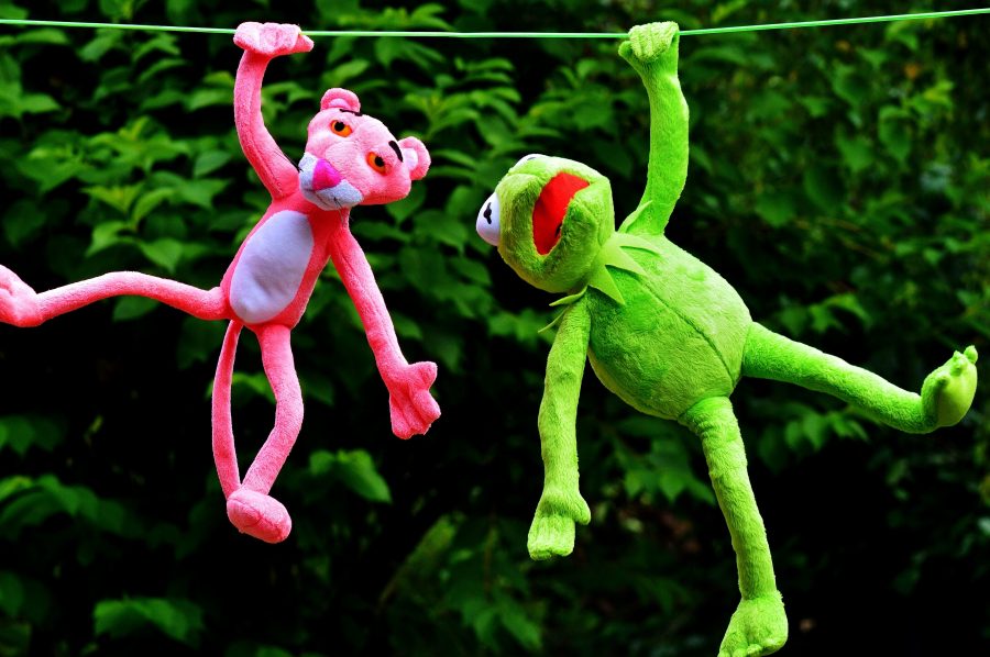 フリー写真画像 プラシ天のおもちゃ カエルのカーミット ピンクパンサー グッズ