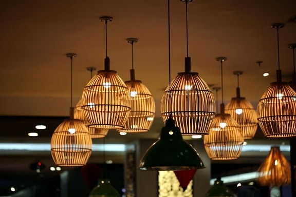Lampy sufitowe, bambus, restauracja