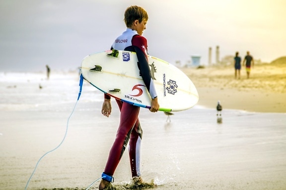 fiú, surfer, címsor, strand
