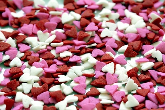 ピンクの心、赤い心、バレンタインデーのお菓子