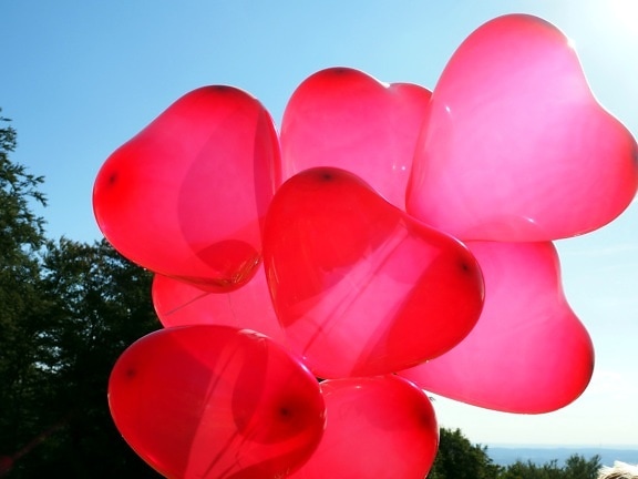червени сърца, балони