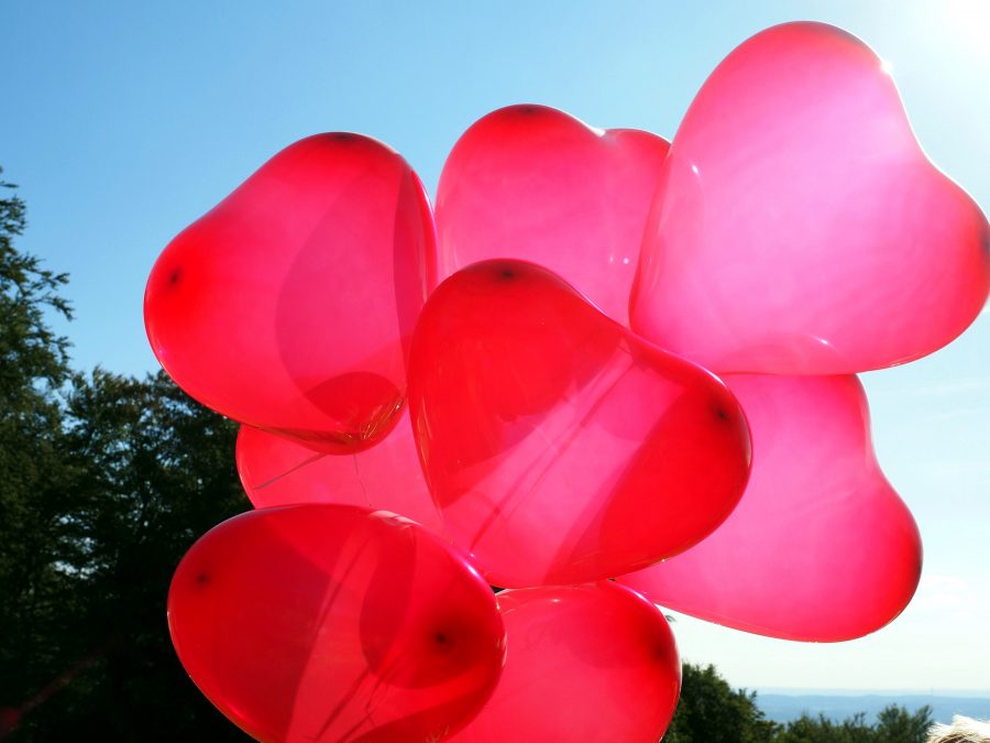 červené srdce, balóny