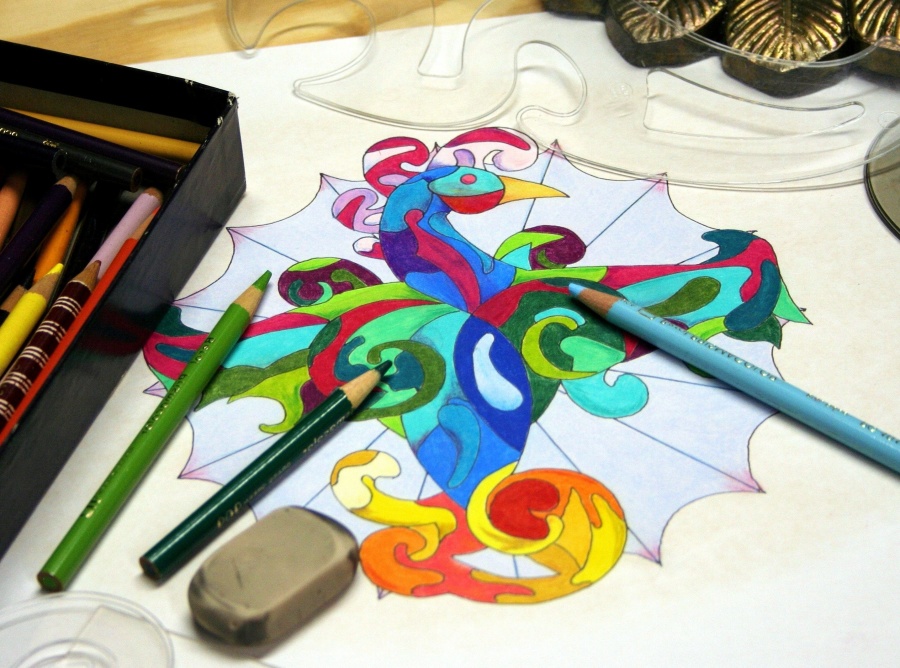 színező ceruza, stencil