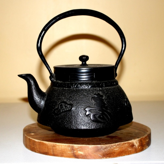 teapot, Japanese tetsubin, cast iron