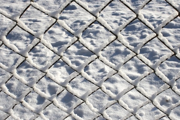 wire fence, coated, snow
