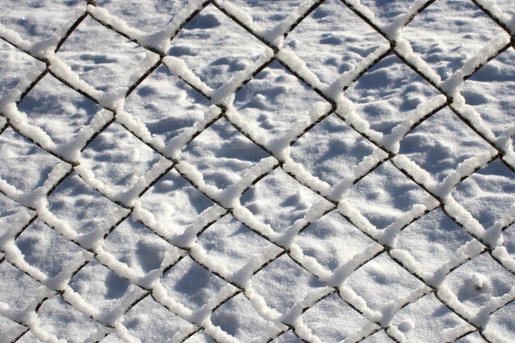 žičana ograda, obložena, snijeg