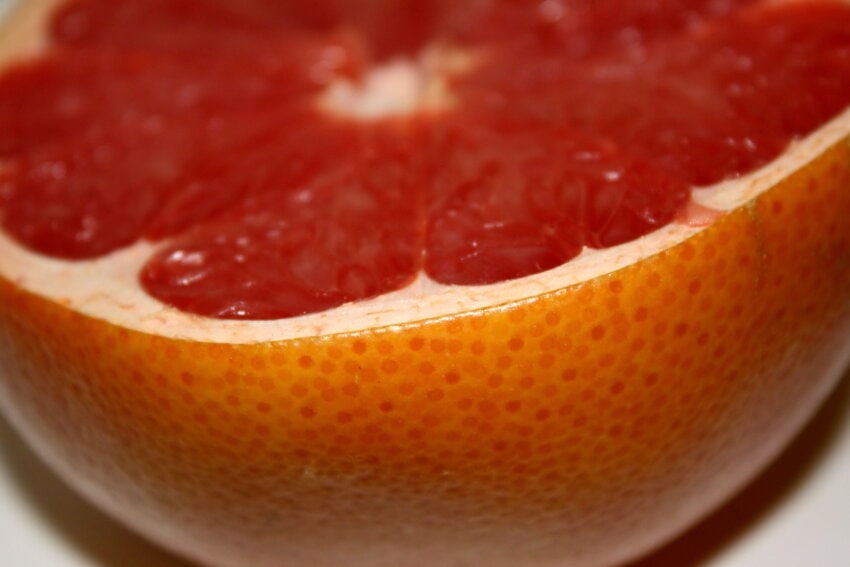 Kostenlose Bild rote Grapefruit Obst, halbe Scheibe