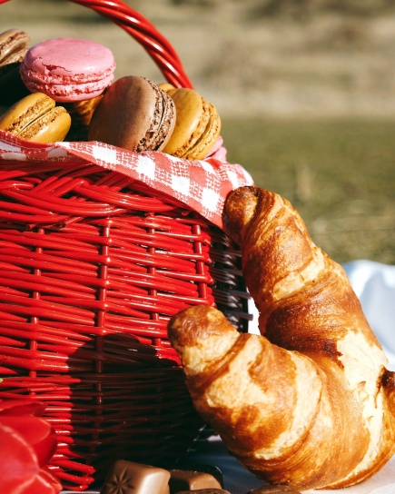baked bread, sweet dessert, wicker basket, wood