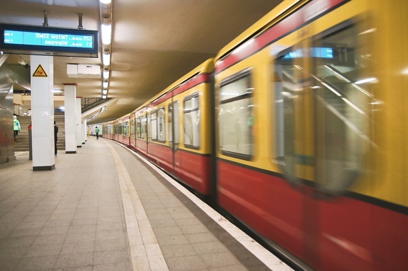 stazione ferroviaria, metropolitana, metropolitana, stazione della metropolitana, Berlino, Germa