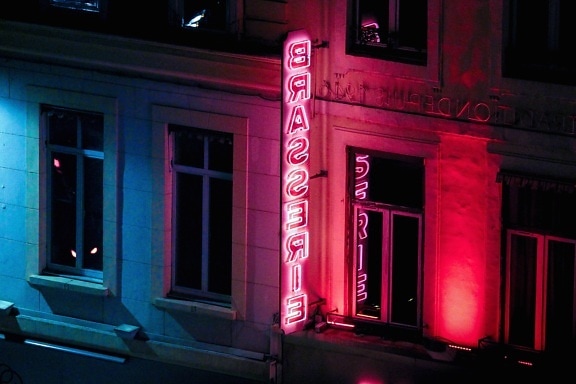 Neon loghts, podepsat, urban, ulice, okna, budova