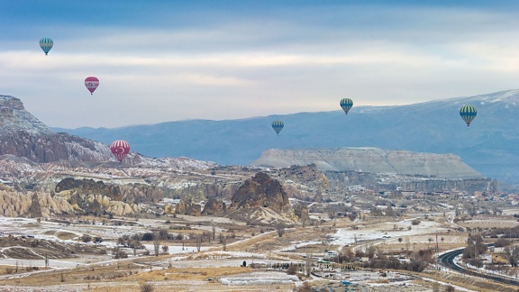 recreation, sky, flying, aero balloon, mountain