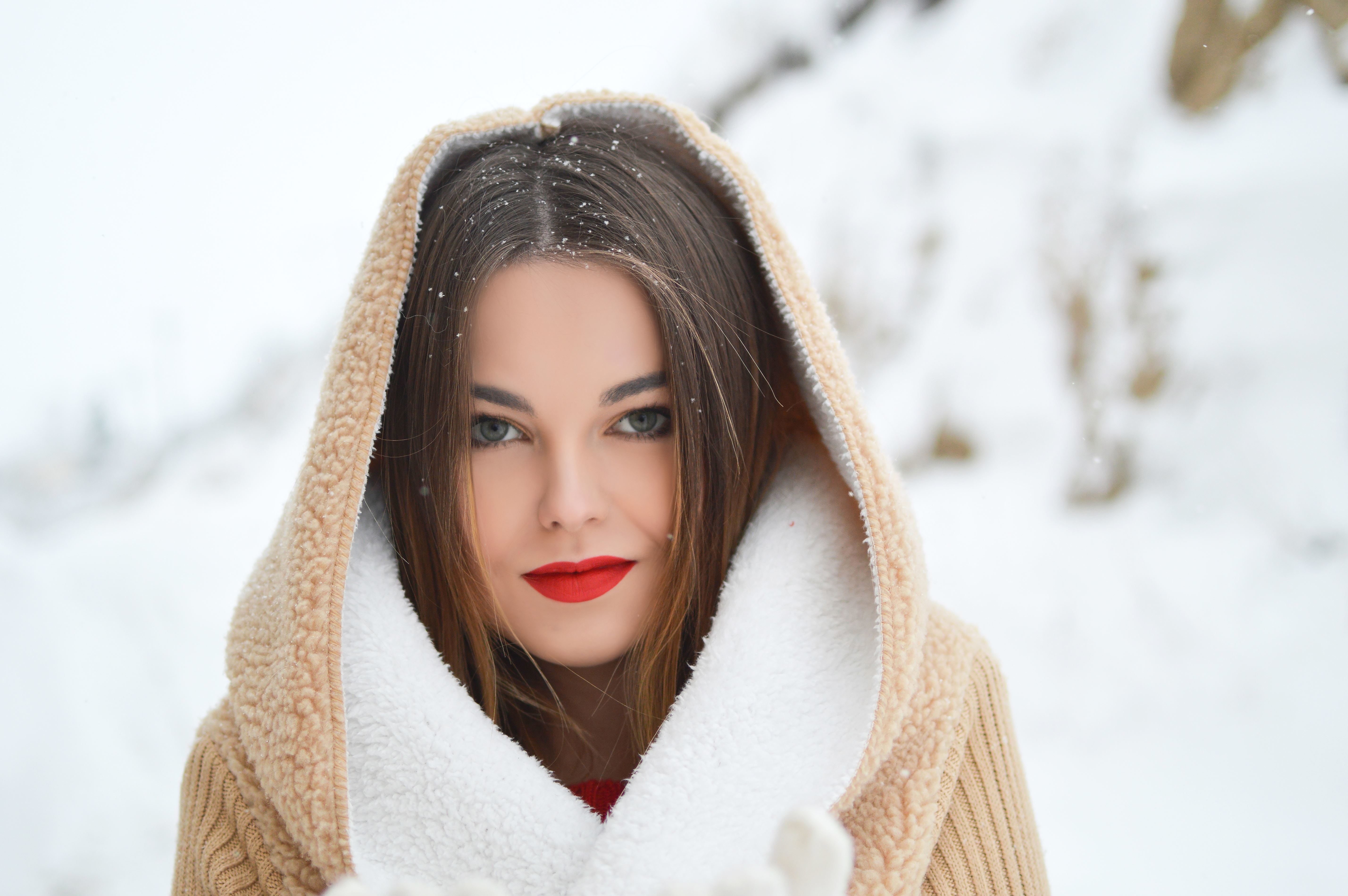 フリー写真画像 かわいい女の子 冬 女性 写真のモデル 寒さ 顔 ファッション ポートレート
