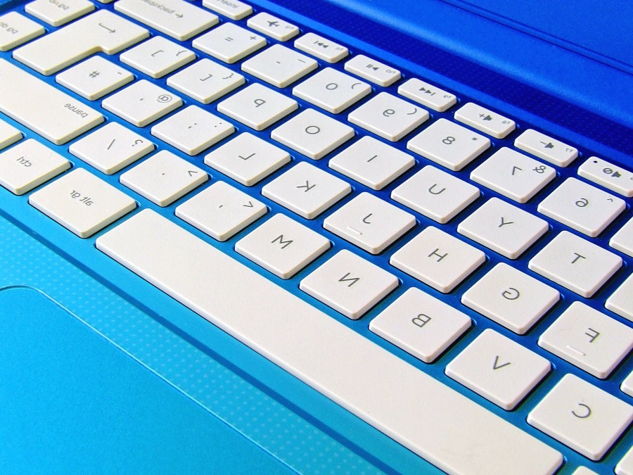 teclado de computadora, computadora portátil, tecnología moderna, blanco, diseño, electrónica