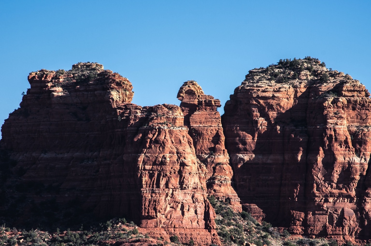 Образование скал. Пустынные скалы. Камень каньон. Песчаник скала. Фотоизображение скалы фото.