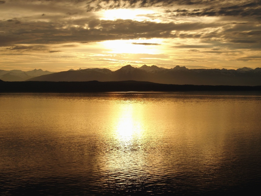 พลบค่ำ ทะเลสาบ ทิวทัศน์ ธรรมชาติ ธรรมชาติฟ้า เรืองแสงฟ้า พระอาทิตย์ตก ภูเขา