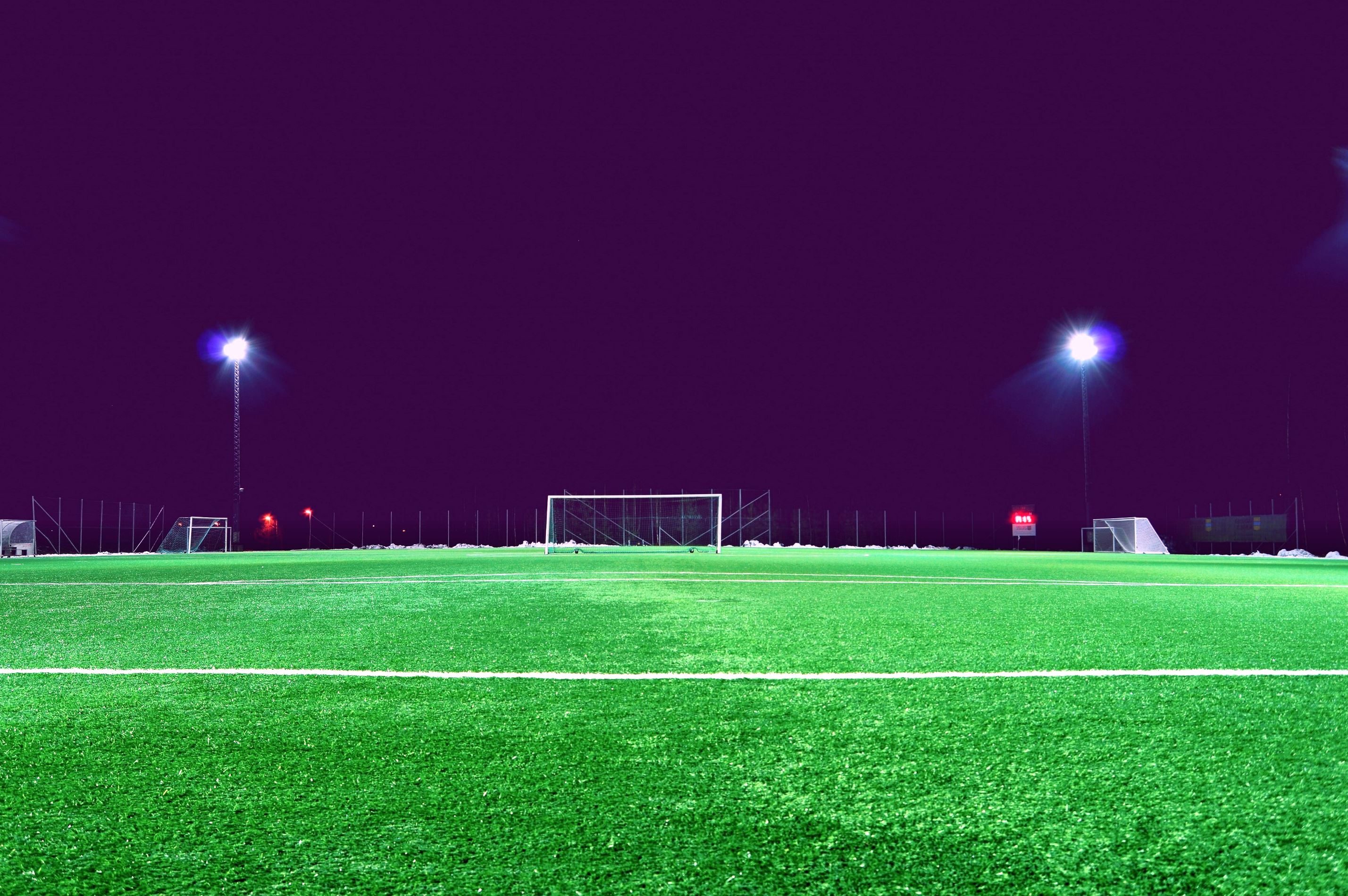 Image libre: Football, terrain, projecteur, stade, pelouse, lumi\u00e8res, nuit, football, but, herbe