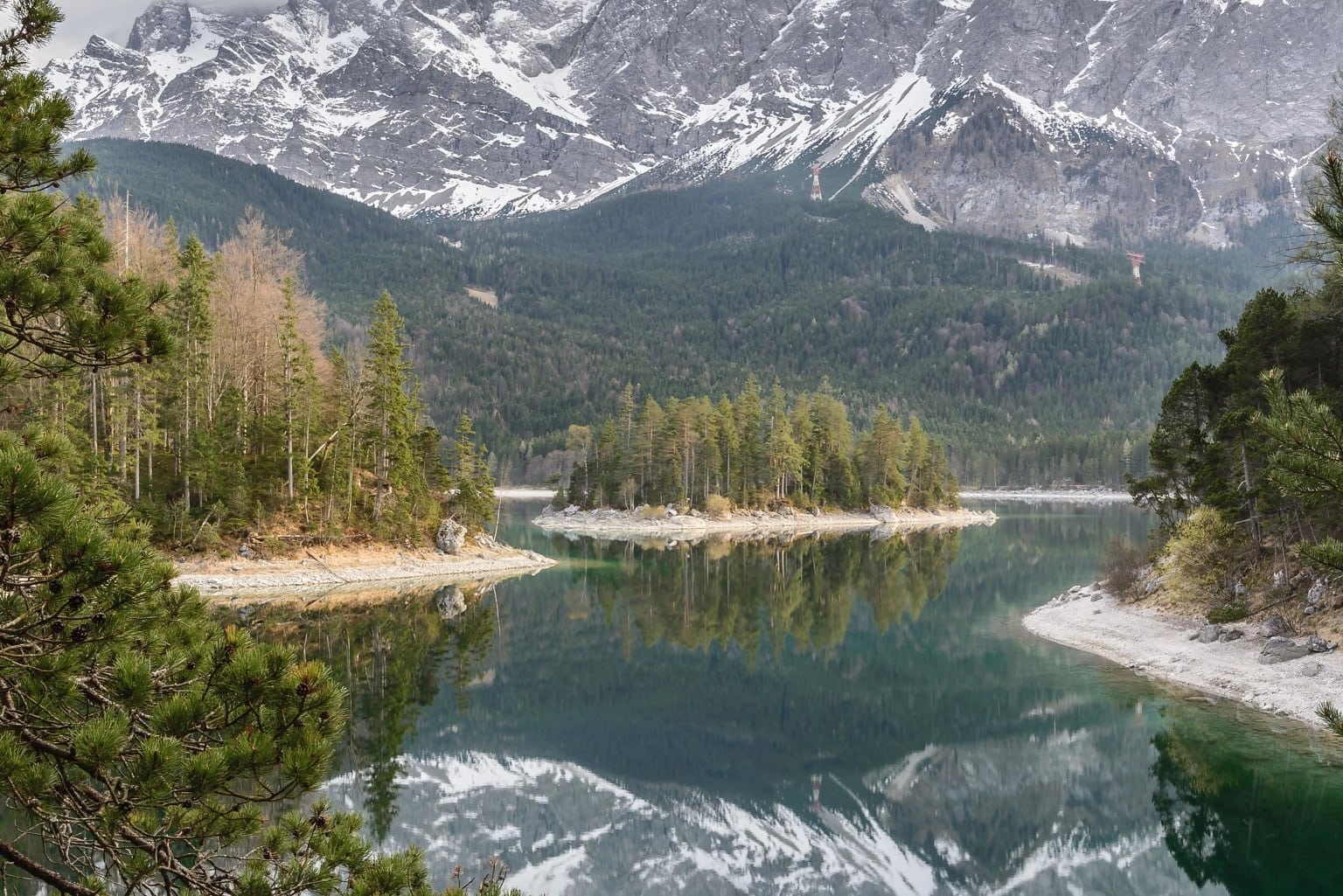 Горное водохранилище