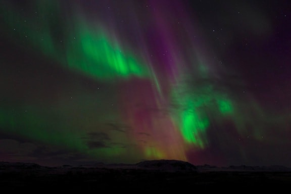 Aurora borealis, ban đêm, trên bầu trời