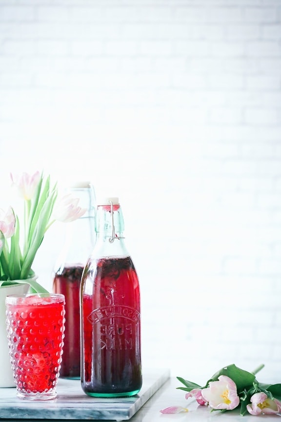 glass, bottle, table, drink, fruit juice, natural, flower, ice