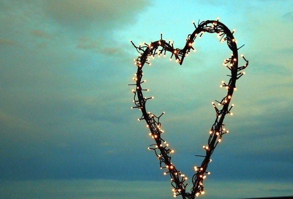 Coeur, ampoule, ciel, électricité, décoration