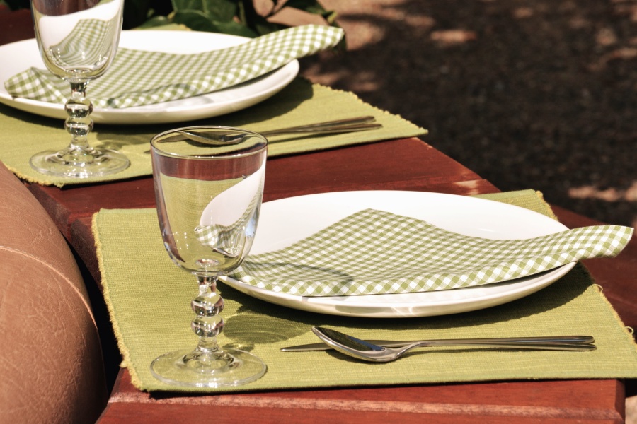 フリー写真画像 プレート グラス ナプキン バケツ ブレード テーブル レストラン 装飾