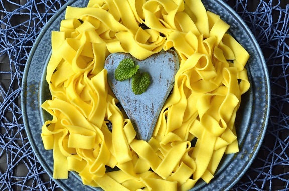 pasta, noodle, heart, plate, decoration, food