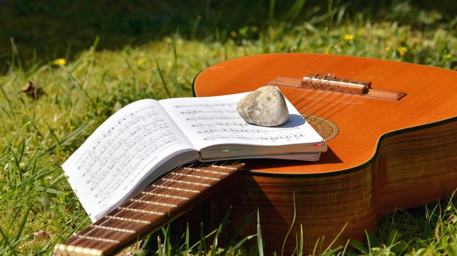 музика, камък, трева, китара, музикални бележки, низ