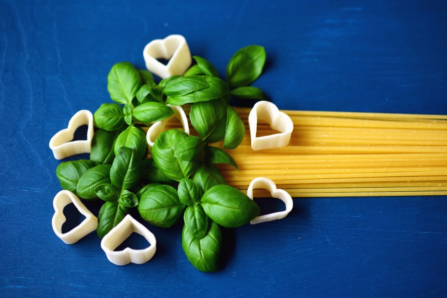 спагетти, макароны, сердце, лист, специи, еда