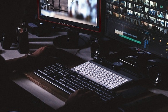 комп'ютер, клавіатура комп'ютера, студія, відео