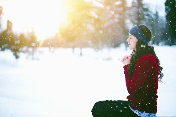 Neve, ragazza, maglione, albero, inverno, freddo, sole