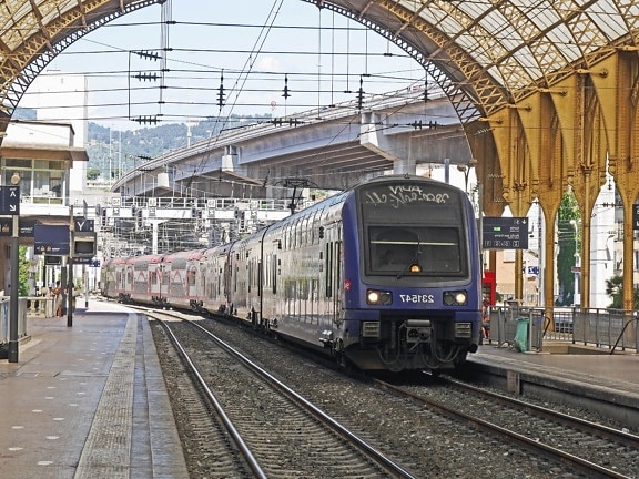 Treinstation, trein, vervoer, reizen, spoorweg, platform
