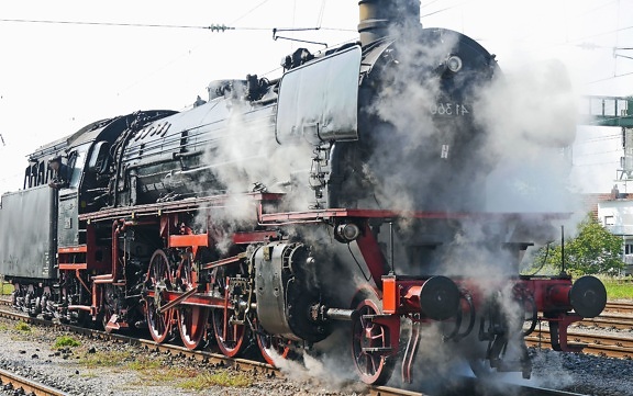 蒸気機関車、列車、煙、蒸気エンジン、温度、圧力