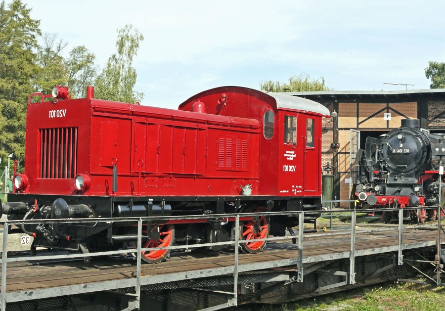 Locomotiva trenului, platforma, gard, metal, mecanice, vehicul