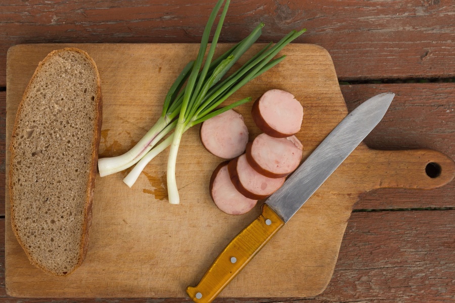 sausage, onion, bread, knife, food, vegetable, breakfast, diet
