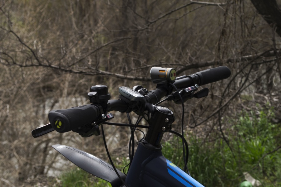 จักรยาน โลหะ โคมไฟ ธรรมชาติ ป่าไม้ หญ้า ผจญภัย