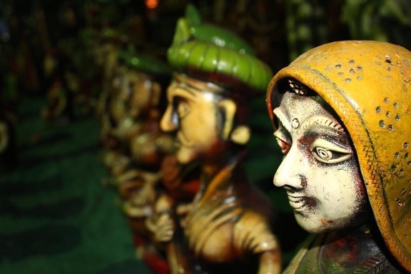 カラフルなインド、彫刻、人々、魅力的な像