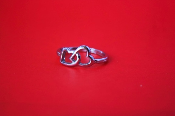 Corazón, forma, anillo, rojo, joyería, plata, metal