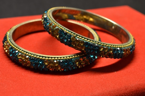 armband met juwelen, luxe, goud, diamant