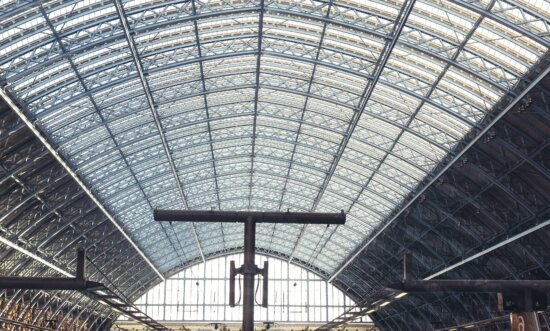 Interno, stazione ferroviaria, struttura, soffitto, vetro