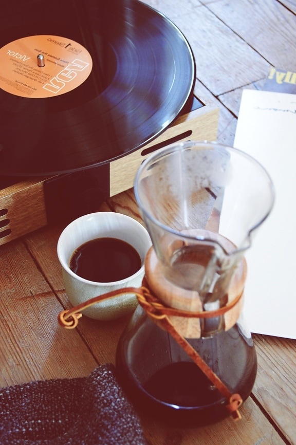 vinyl player, coffee cup, coffee, desk