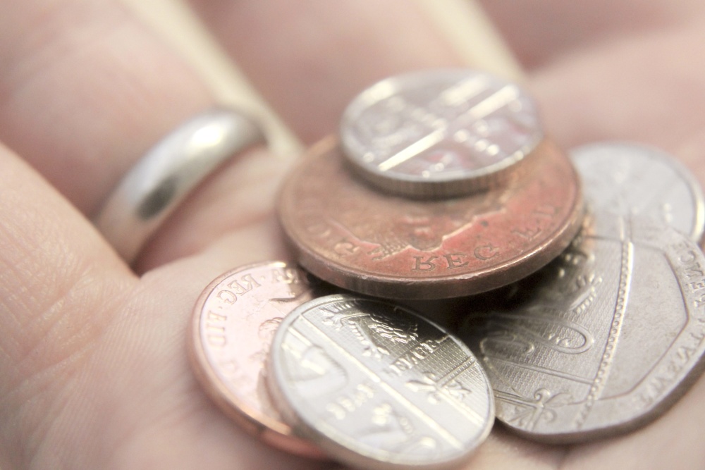 kovové mince, rukou, prstem, měna, peníze, hotovost