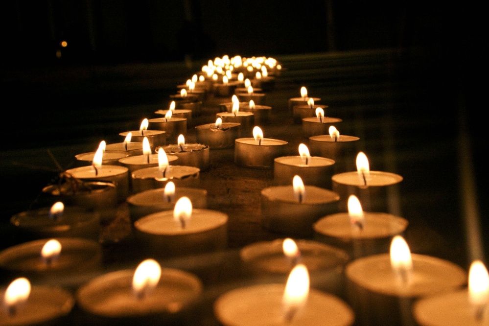Vela, luz de las velas, cera, llama, oscuro, candelero