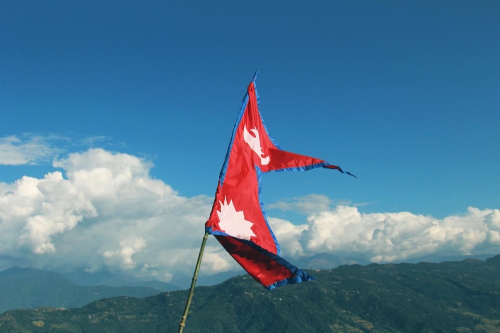 Bandera, cielo, emblema, viento, montaña, palo