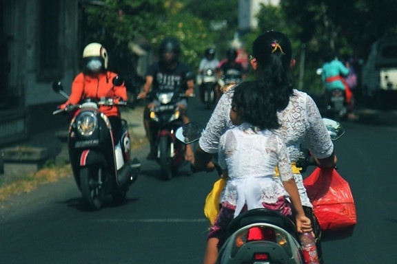 Multitud, calle, pueblo, madre, motocicleta, niño, gente, vehículo
